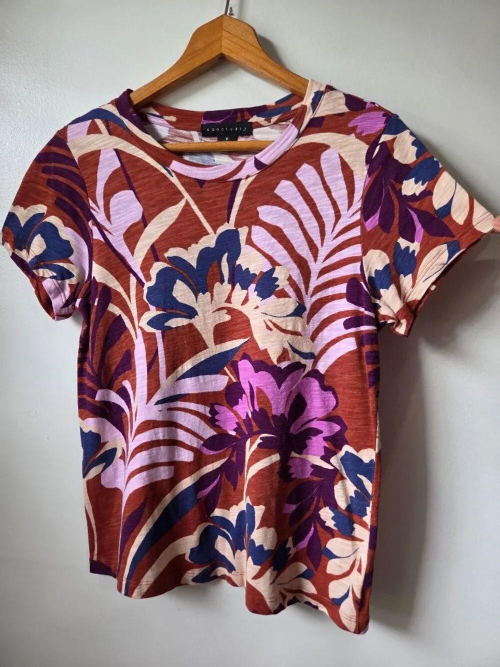 EUC SANCTUARY PRINTED COTTON BLEND TEE SIZE M